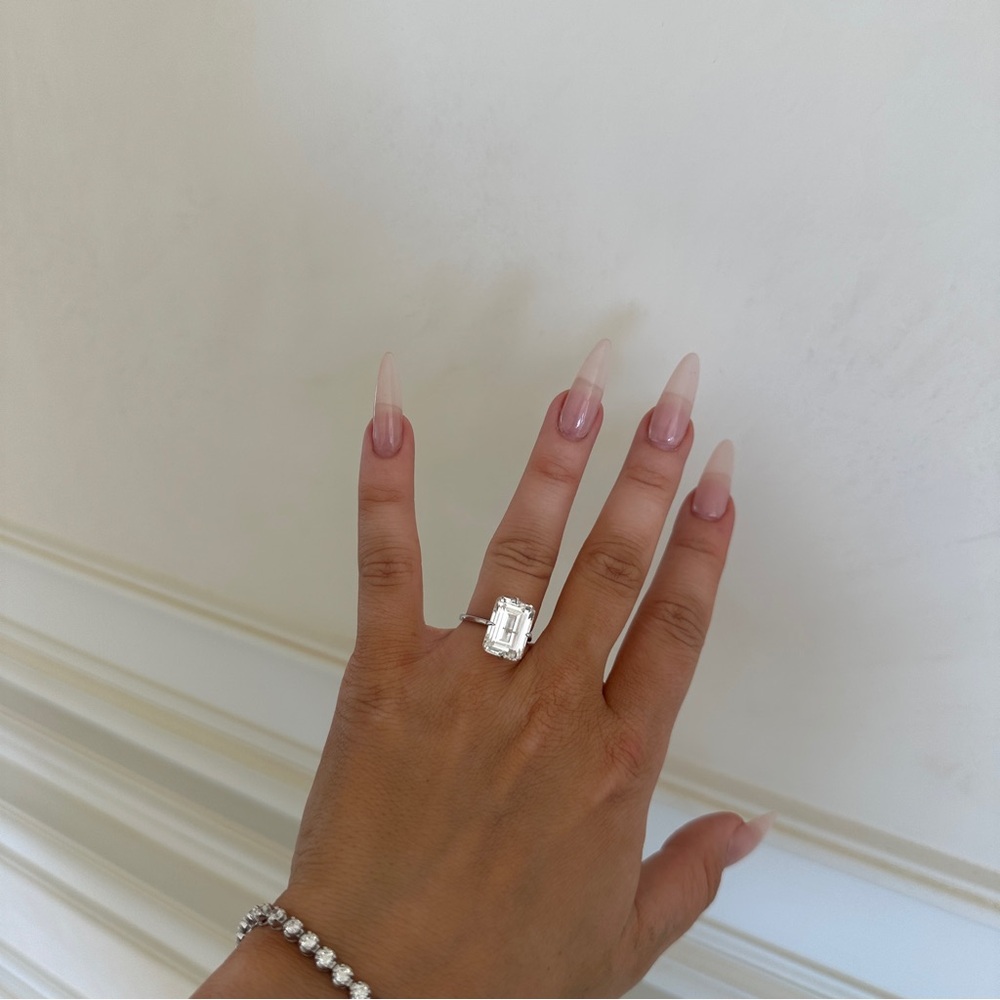 Emerald Cut Diamond Ring - Picture 4 of 9